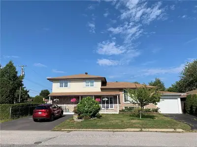 2 KNOX Court, North Bay, ON P1A 2P5