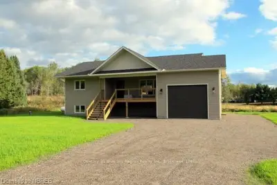 18 MACPHERSON Drive, East Ferris, ON P0H 1K0