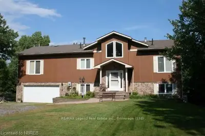 35 A Viceroy Road, North Bay, On P1b 8g4