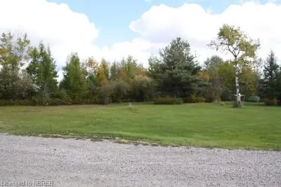 1 Little Sturgeon Road 9, North Bay, On P1b 8g5