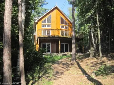 235 West Peninsula Road, North Bay, On P1b 8g4