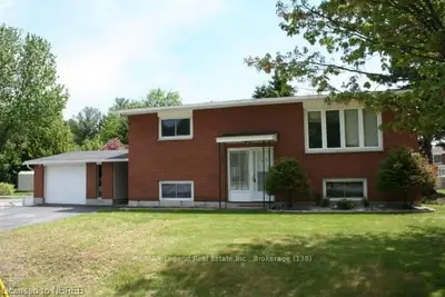 360 Kingsway Avenue, North Bay, On P1b 7v6