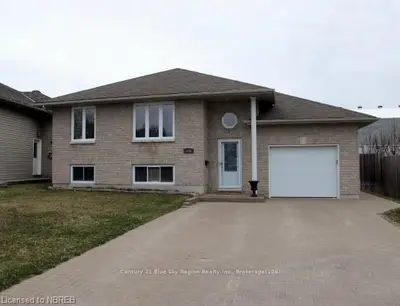 2591 Connaught Avenue, North Bay, On P1b 9v7