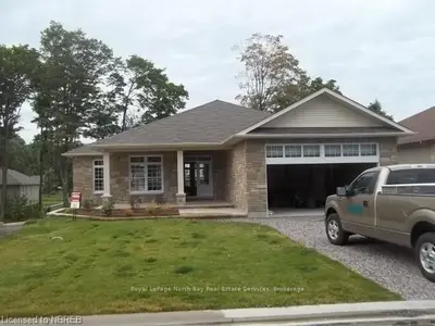 30 Francis Avenue, North Bay, On P1c 1a8