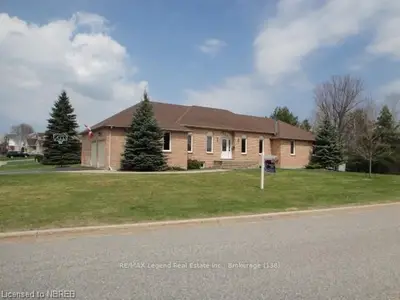390 Pearce Street, North Bay, On P1c 1l6