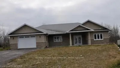 239 Kingsway Avenue, North Bay, On P1b 7v5