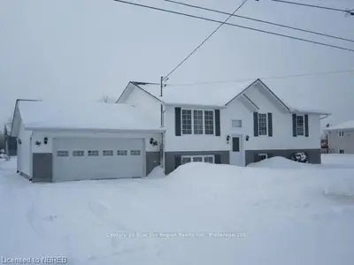 18 Cedar Grove Drive, West Nipissing, On P2b 3h3