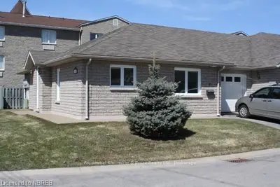582 Lakeshore Drive 2, North Bay, On P1a 2e6