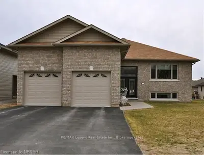 Detached in North Bay
