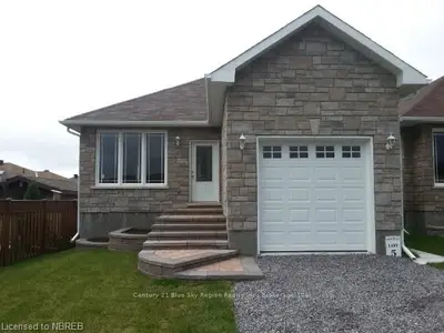 2490 Connaught Avenue, North Bay, On P1b 0c4
