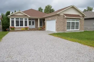 37 Stone Manor Drive, North Bay, On P1c 1m2