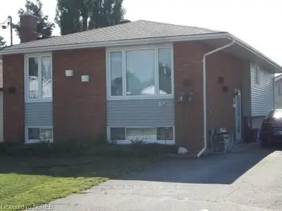 81 Gladstone Avenue, North Bay, On P1a 2l6