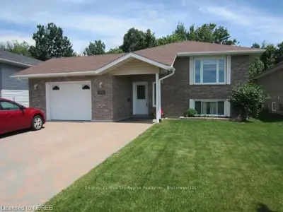 2583 Connaught Avenue, North Bay, On P1b 9v7