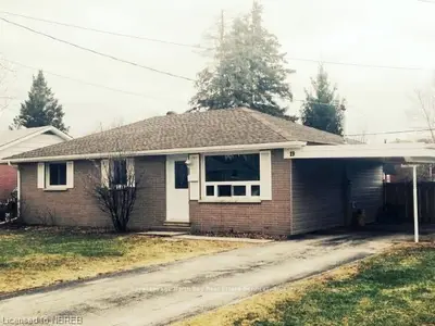 19 Prince Edward Drive, North Bay, On P1a 2t5