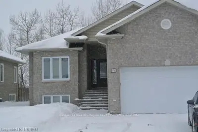 271 Kingsway Avenue, North Bay, On P1b 7v5