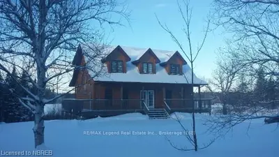 361 Chadbourne Drive, North Bay, On P1b 8g2