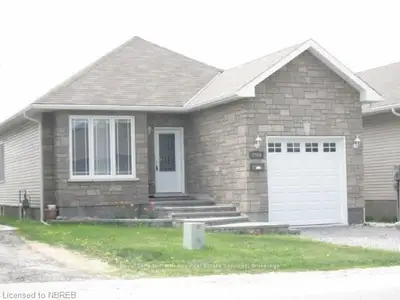 2466 Connaught Avenue, North Bay, On P1b 0c4