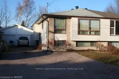 636 Robarts Avenue, North Bay, On P1b 7e4