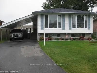 16 Knox Court, North Bay, On P1a 2p5