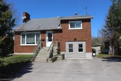 736 Lakeshore Drive, North Bay, On P1a 2g5
