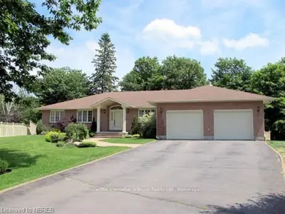 15 King Henry's Court, North Bay, On P1c 1k2