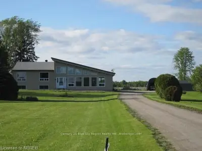 809 Lalande Road, West Nipissing, On P2b 2v3