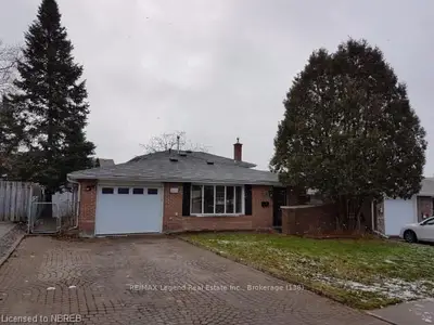 320 Cartier Street, North Bay, On P2b 8n5