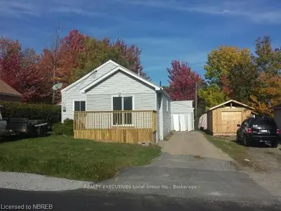 228 Park Avenue, North Bay, On P1b 7l2