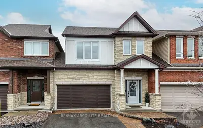 Att/Row/Townhouse in Kanata
