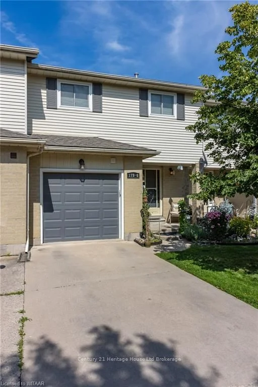 Condo Townhouse in Woodstock