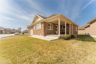 4 Hollier Drive, Tillsonburg, On N4g 0c5