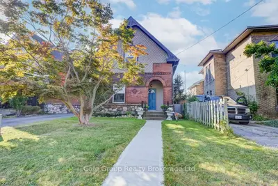 Detached in Brantford