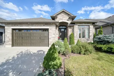 Detached in Woodstock