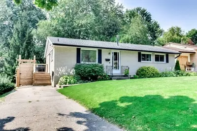 205 Belgrave Street, Woodstock, On N4s 7k1