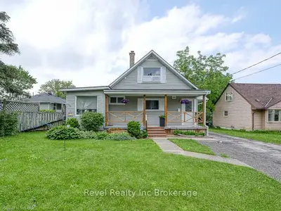 Detached in Woodstock