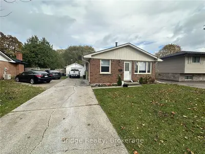 Detached in Woodstock