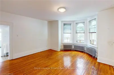 Condo Apartment in Woodstock