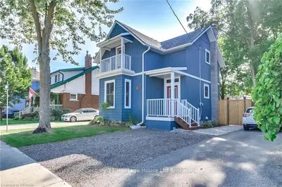 Detached in Woodstock