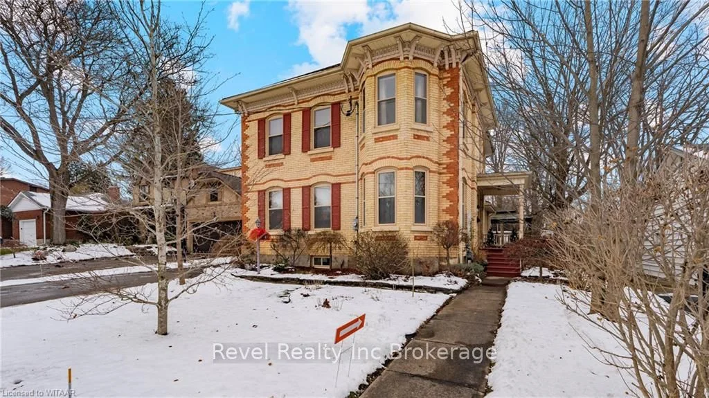 Detached in Woodstock