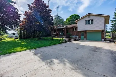 164047 Brownsville Road, South-west Oxford, On N4g 4g8