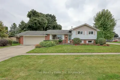 Detached in Woodstock