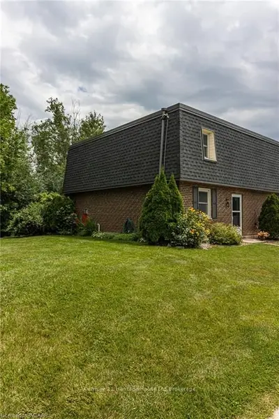 Condo Townhouse in Woodstock
