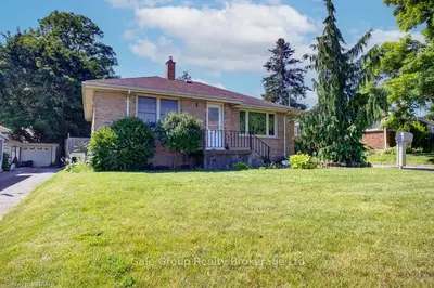 Detached in Woodstock