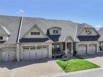 5 Wood Haven Drive 203, Tillsonburg, On N4g 0a8