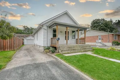 Detached in Woodstock