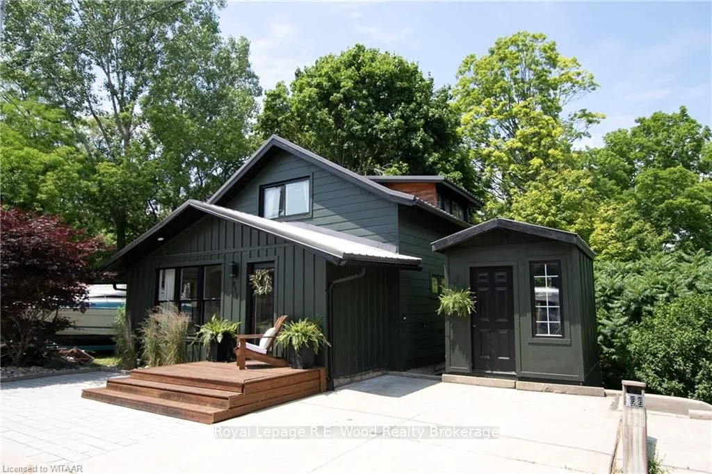 Detached in Central Elgin
