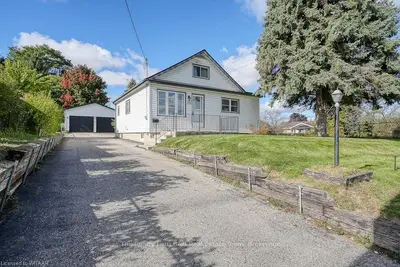 Detached in Woodstock