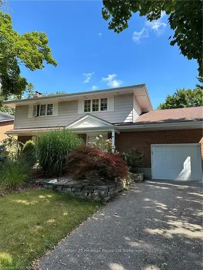 Detached in Woodstock