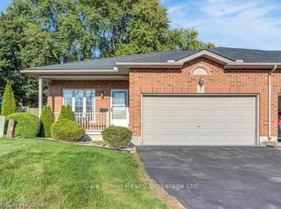 Att/Row/Townhouse in Ingersoll