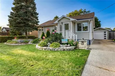 Detached in Sarnia